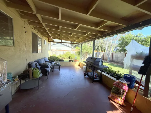 $1,099,000 | 50 East Portal Street, Oak View, CA 93022