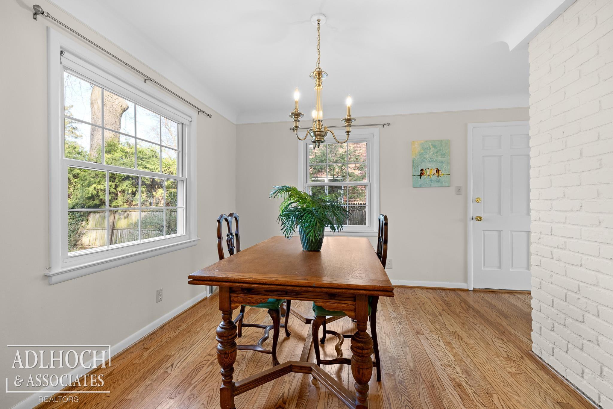 286 Ridgemont Road Grosse Pointe, MI 48236 - Photo 6 of 30 50139134-84c05855-ece5-484f-ae67-dba54051ca6e.JPG