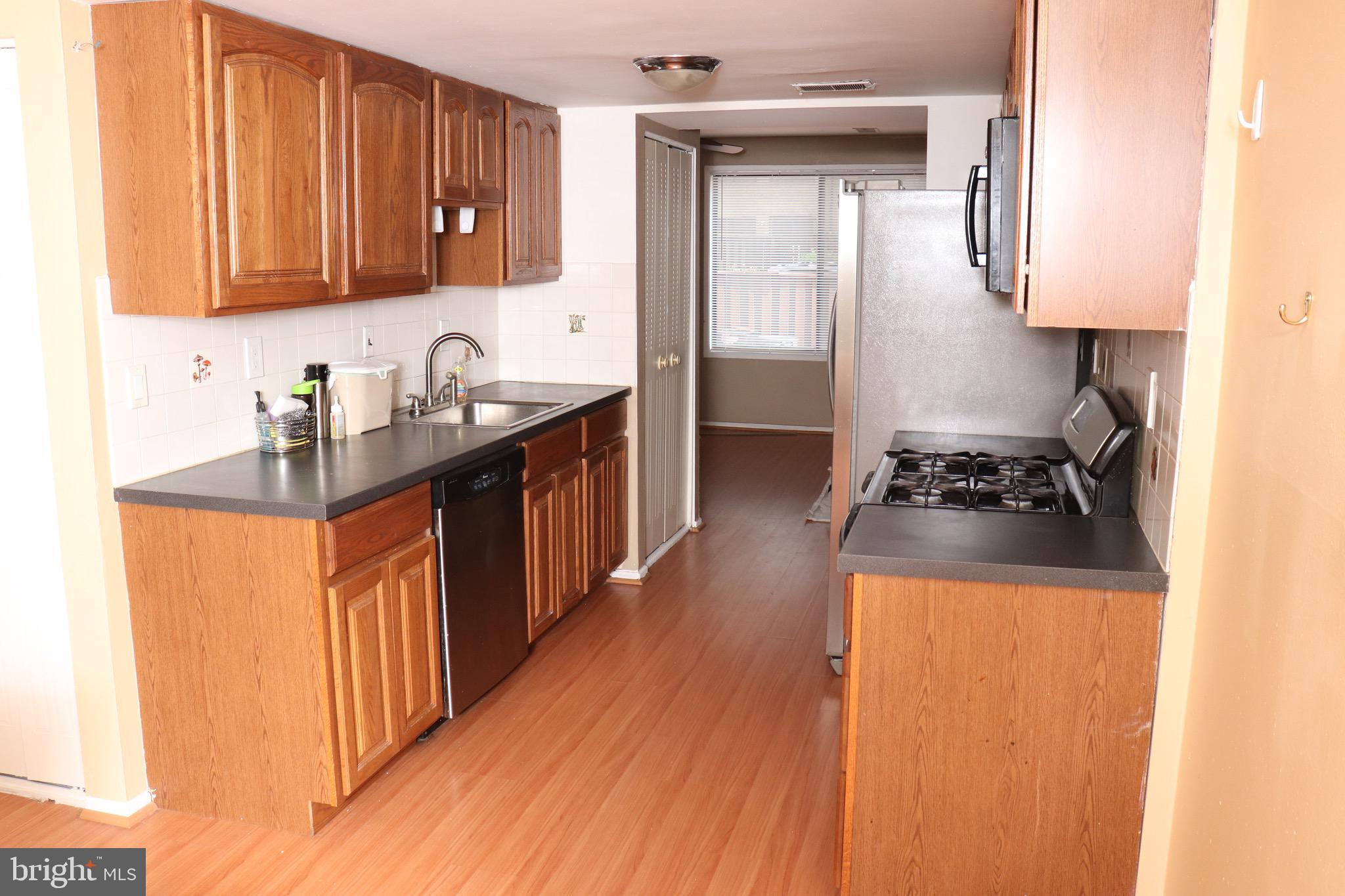 9496 Kilimanjaro Road Columbia, MD 21045 - Photo 3 of 37
