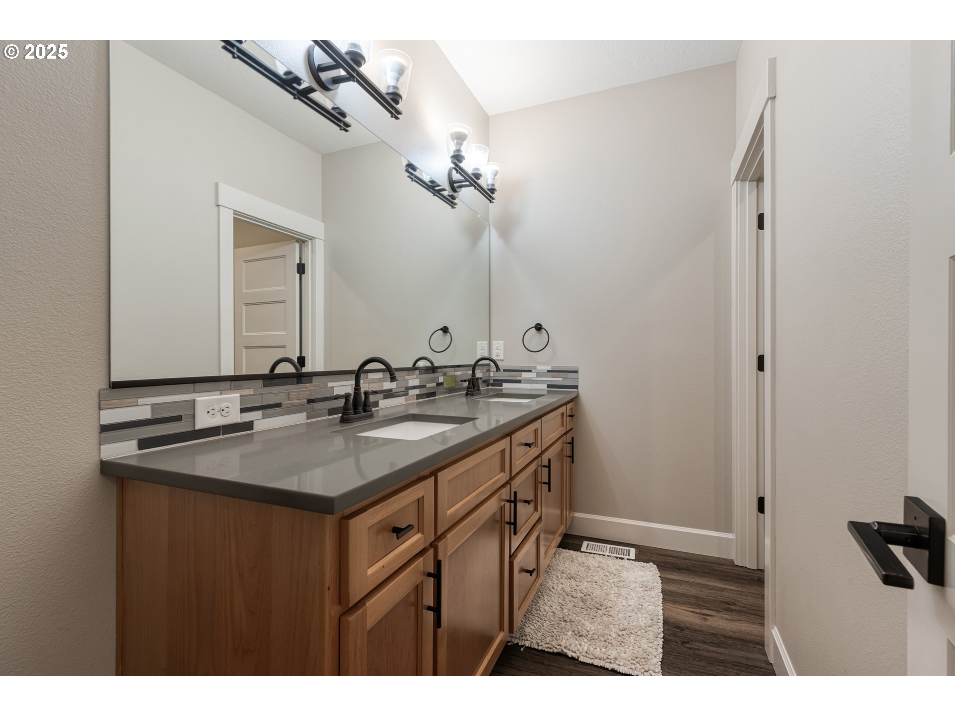 4626 Southeast Chase Road Gresham, OR 97080 - Photo 12 of 25 Owner's Suite Bedroom