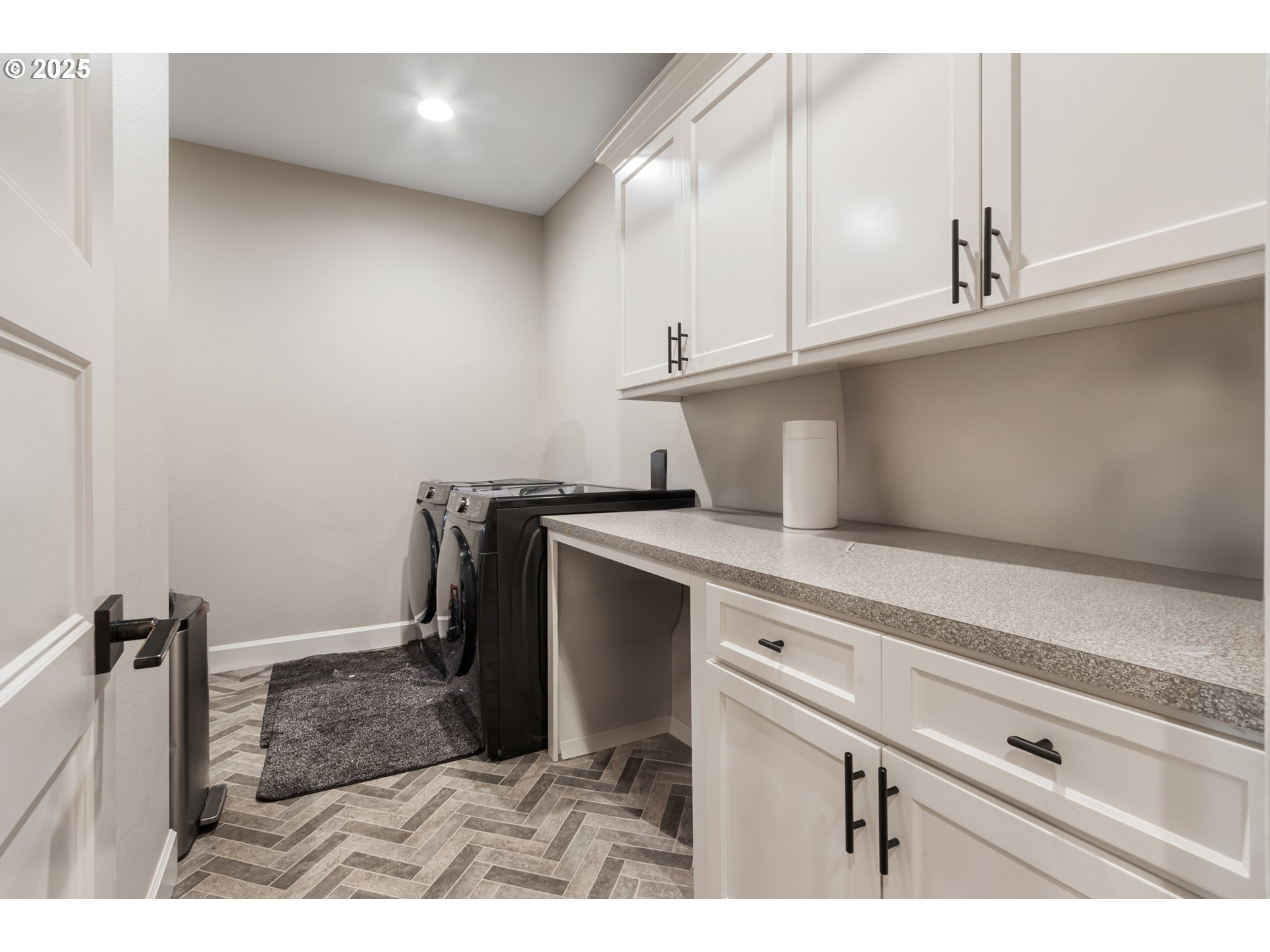 4626 Southeast Chase Road Gresham, OR 97080 - Photo 16 of 25 Owner's Suite Bathroom