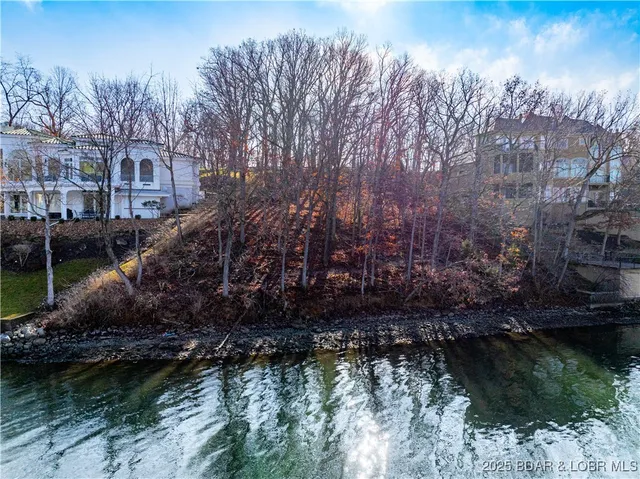 $499,900 | 49 Regency Cove Drive, Four Seasons, MO 65049