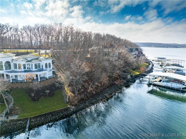 $499,900 | 49 Regency Cove Drive, Four Seasons, MO 65049