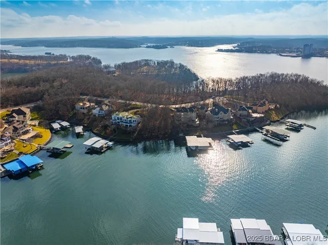 $499,900 | 49 Regency Cove Drive, Four Seasons, MO 65049