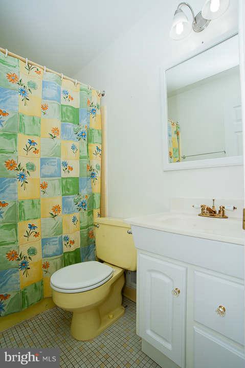 8710 Fox Ridge Road Springfield, VA 22152 - Photo 21 of 30 Bath