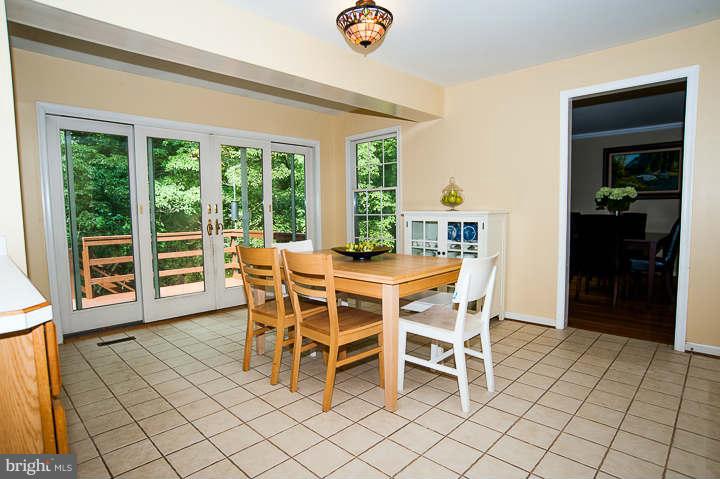 8710 Fox Ridge Road Springfield, VA 22152 - Photo 5 of 30 Kitchen