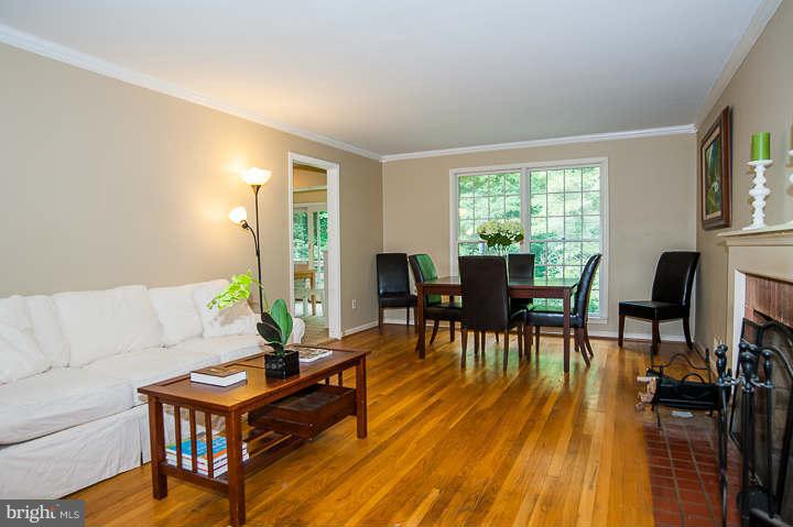 8710 Fox Ridge Road Springfield, VA 22152 - Photo 10 of 30 Living Room