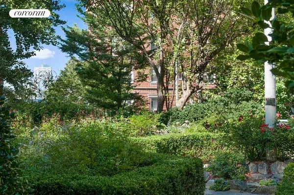 $423,000 | 116 Pinehurst Avenue, Unit D1 | Hudson Heights