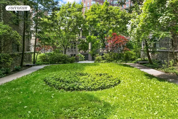 $423,000 | 116 Pinehurst Avenue, Unit D1 | Hudson Heights
