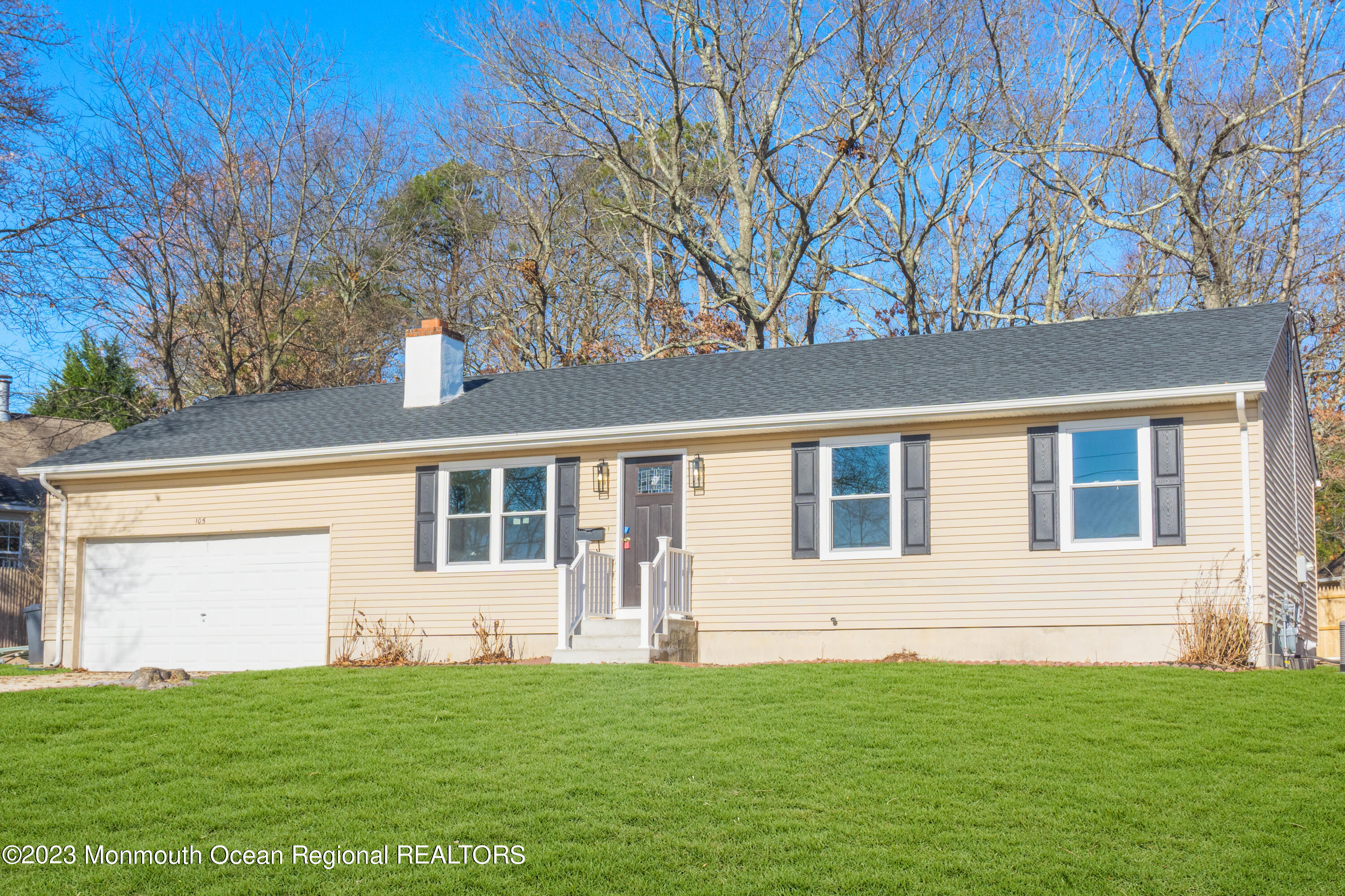 105 Stowaway Road Manahawkin, NJ 08050 - Photo 4 of 33 Front of House