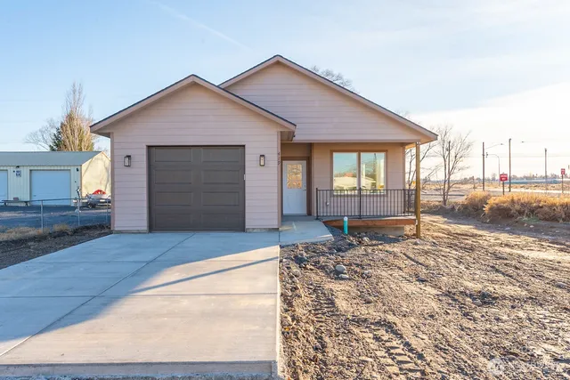 $429,000 | 419 5th Avenue Southeast, Soap Lake, WA 98851