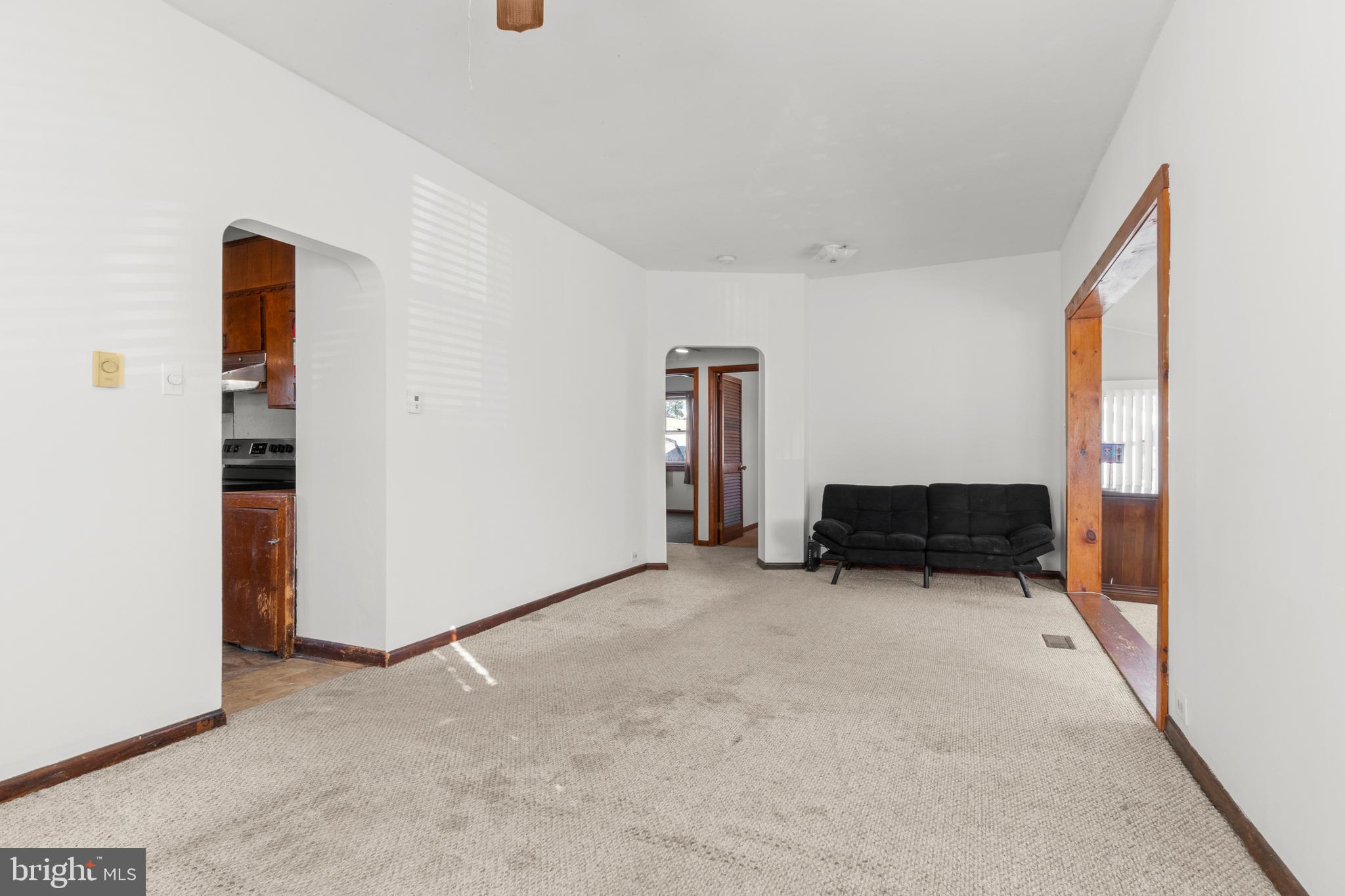 262 Laurel Street Carneys Point, NJ 08069 - Photo 4 of 12