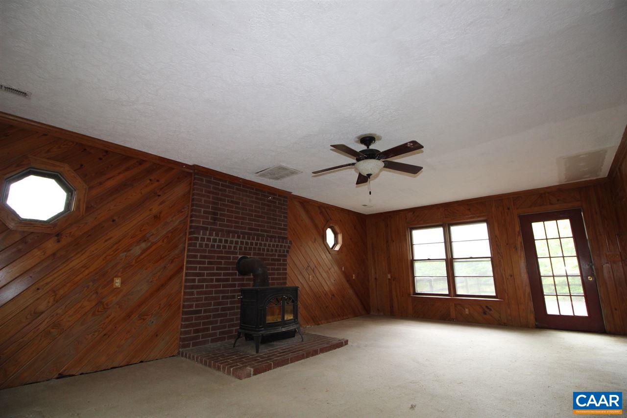 6843 Venable Road Kents Store, VA 23084 - Photo 6 of 11 Gallery Image 6