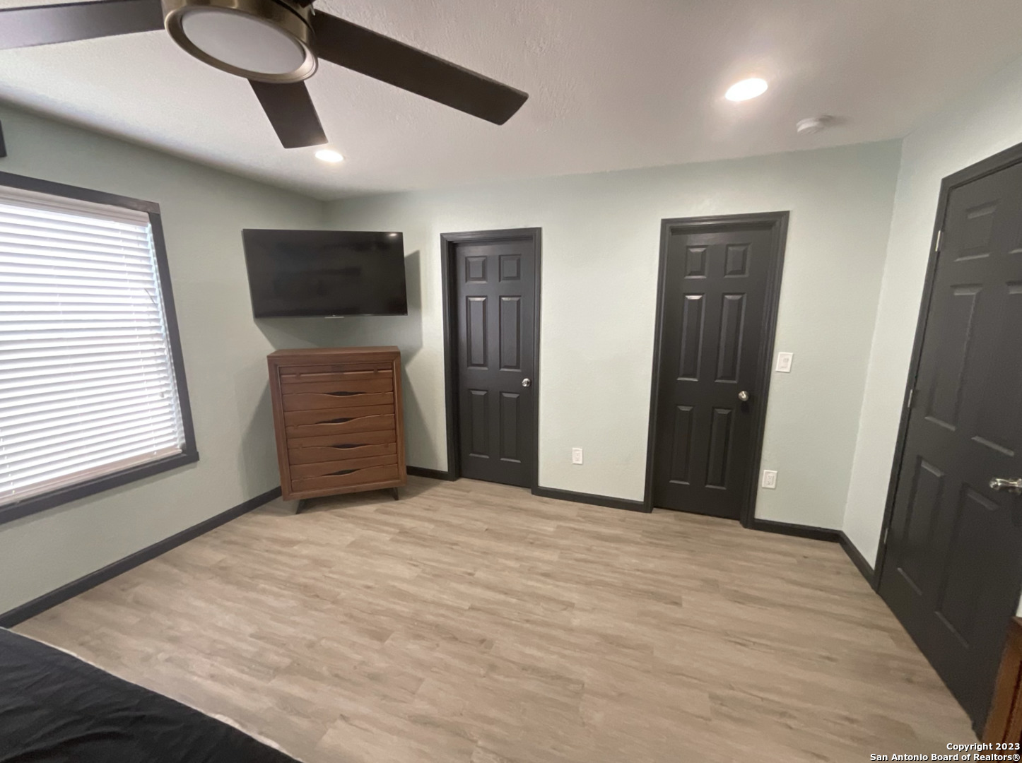 6650 Hartnet Fields Converse, TX 78109 - Photo 8 of 29 a view of an empty room with a window