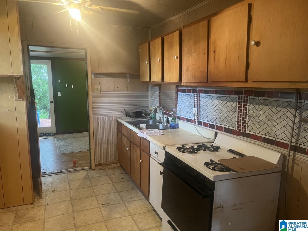 519 Oak Street Leeds, AL 35094 - Photo 8 of 31