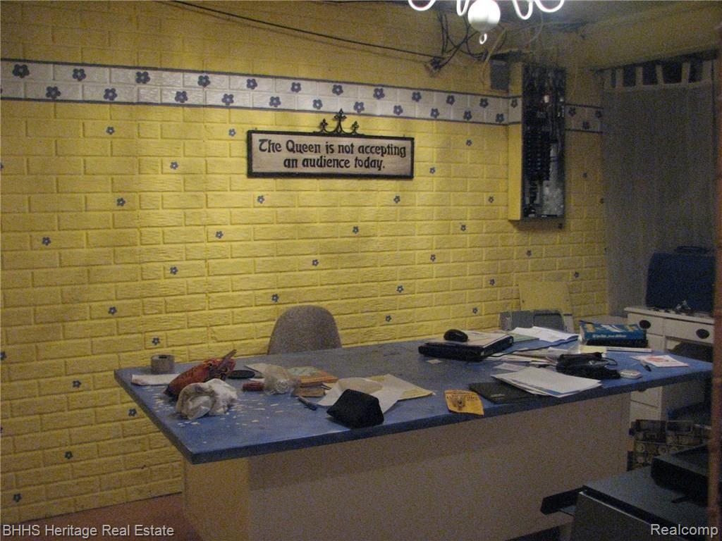 8756 McClements Road Brighton, MI 48114 - Photo 27 of 42 Lower Level Craft Room