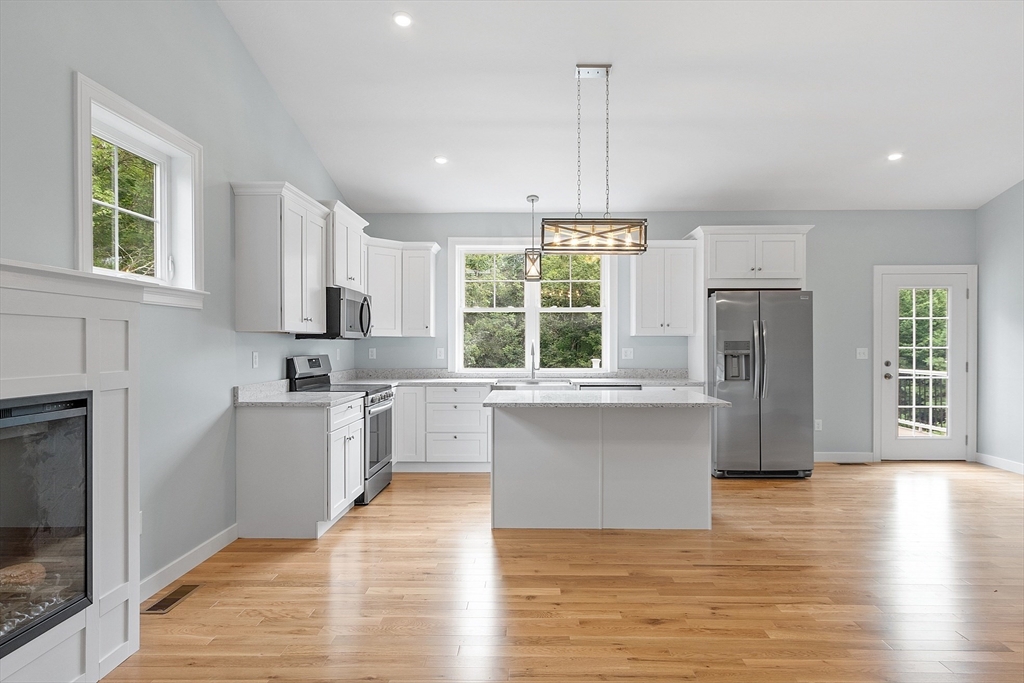 94 Fitchburg Road, Unit 1 Townsend, MA 01469 - Photo 3 of 38 Gallery Image 3