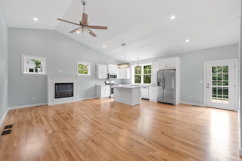 94 Fitchburg Road, Unit 1 Townsend, MA 01469 - Photo 7 of 38 Gallery Image 7