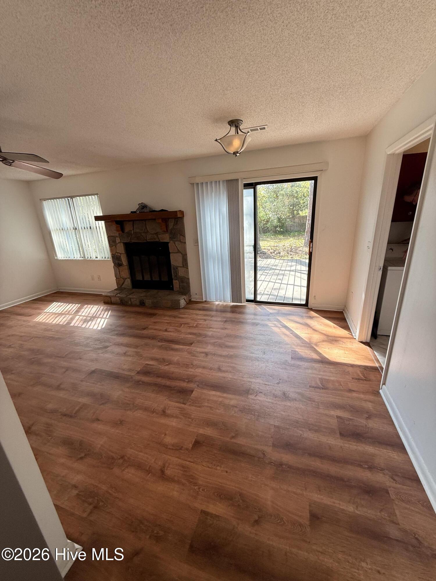 925 Hunting Ridge Road Wilmington, NC 28412 - Photo 16 of 27 Open dining/living