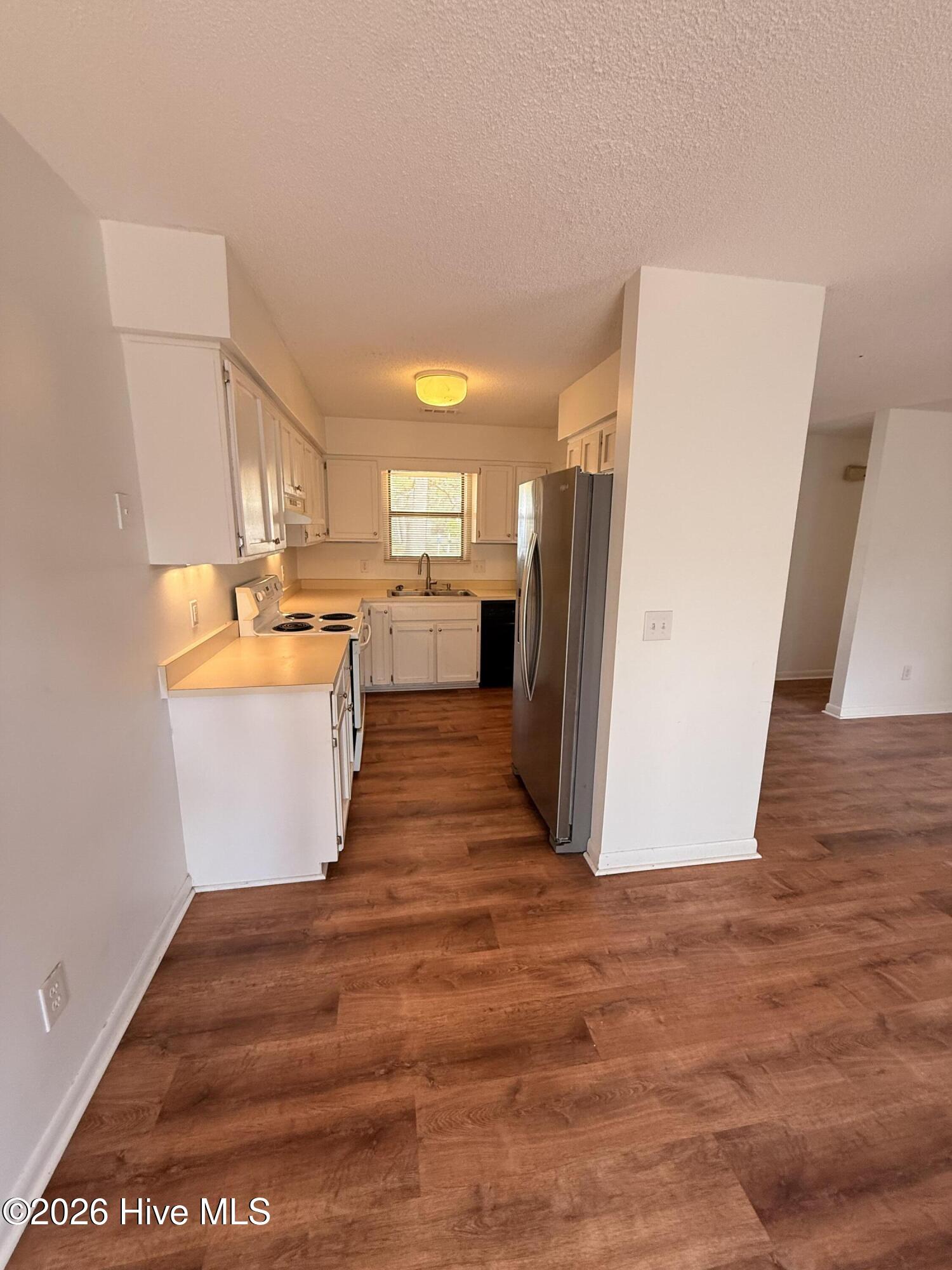 925 Hunting Ridge Road Wilmington, NC 28412 - Photo 17 of 27 Dining/Kitchen