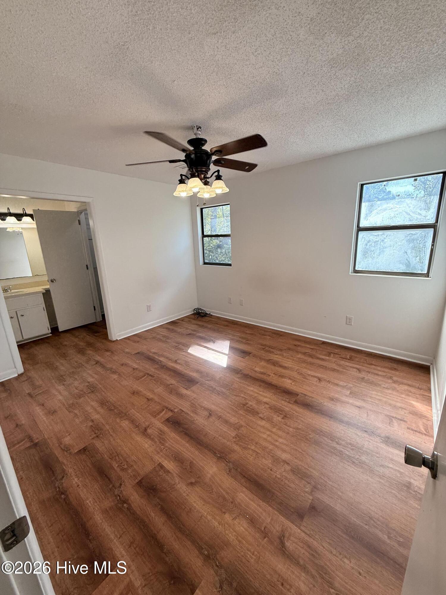 925 Hunting Ridge Road Wilmington, NC 28412 - Photo 8 of 27 Bedroom 3 (primary)