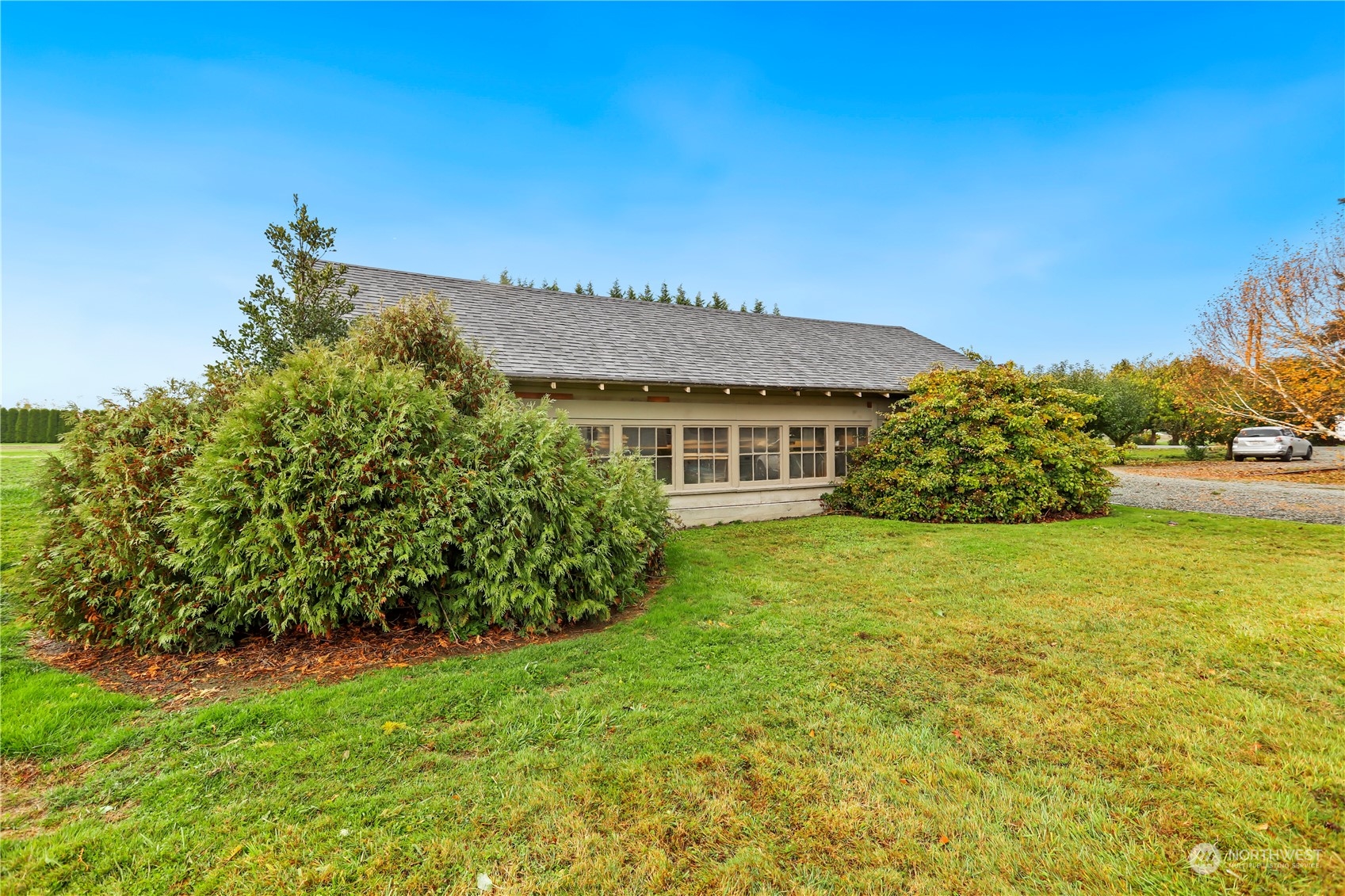15916 Kamb Road Mount Vernon, WA 98273 - Photo 9 of 29 a front view of a house with a garden