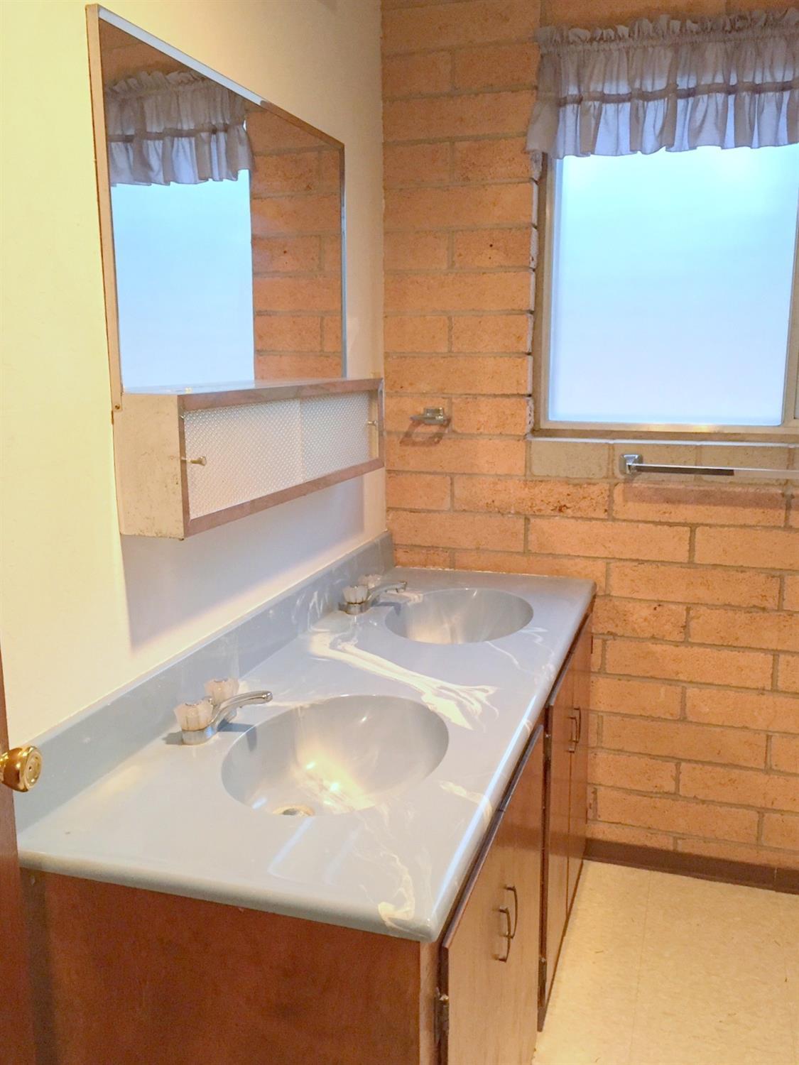 225 Pinewood Way Cave Junction, OR 97523 - Photo 16 of 24 Gallery Image 16