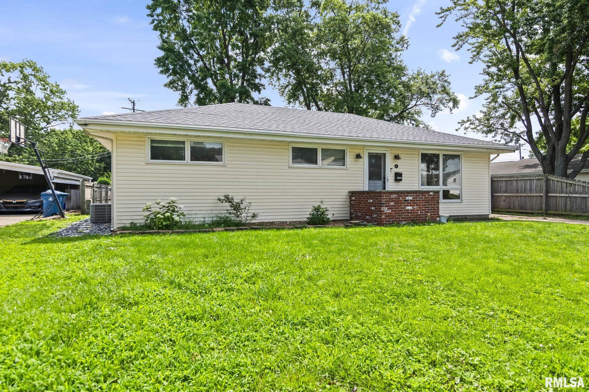4 North Oxford Road Springfield, IL 62702 - Photo 2 of 32