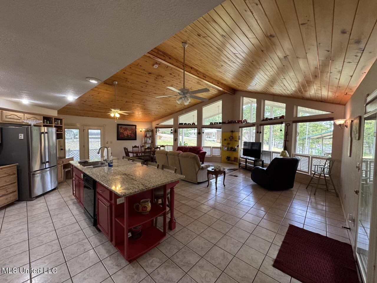 136 Abe Drive Many, LA 71449 - Photo 2 of 31 IMG_8080 Large