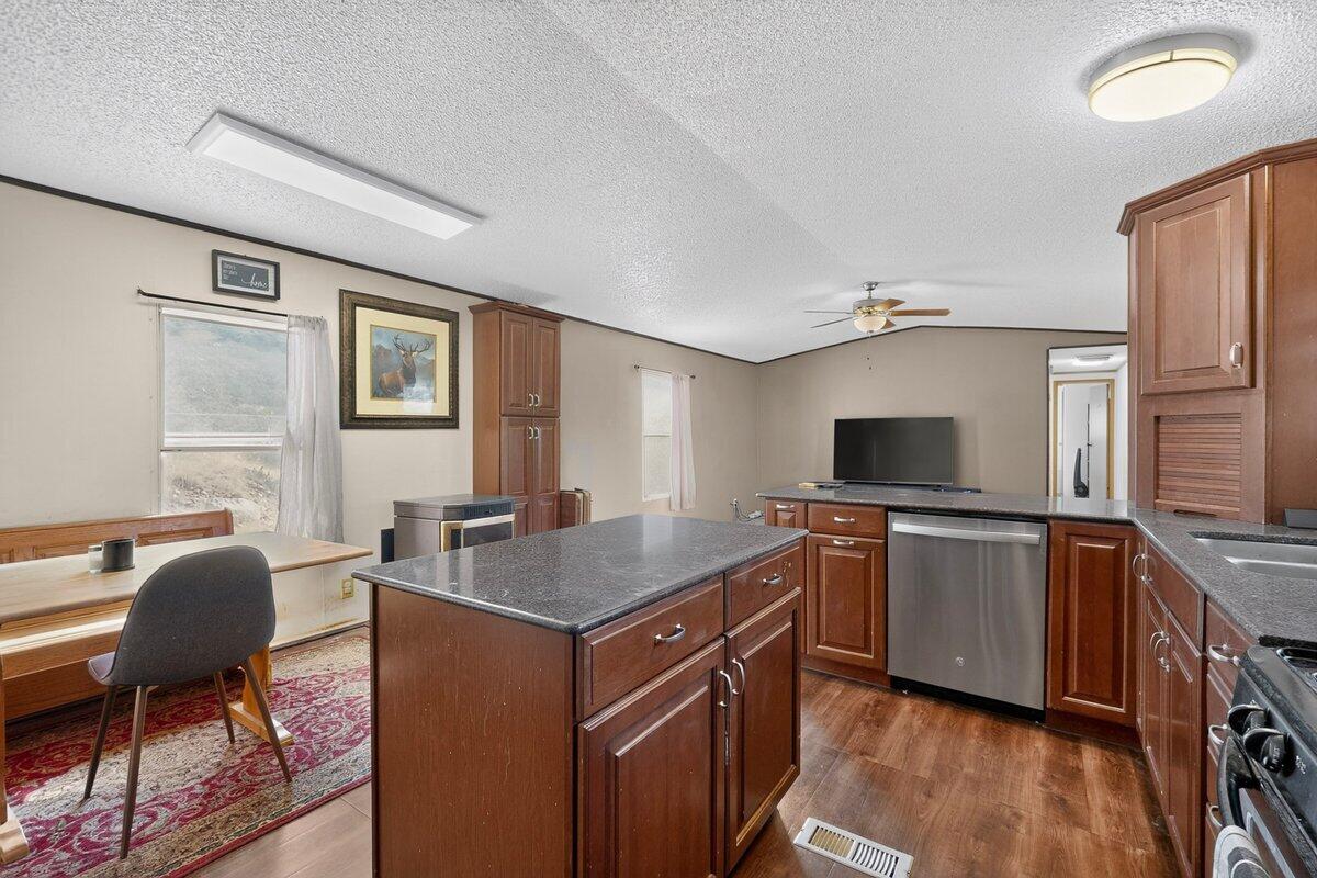 31 Atanacio Road Northeast Albuquerque, NM 87123 - Photo 11 of 43 Gallery Image 11