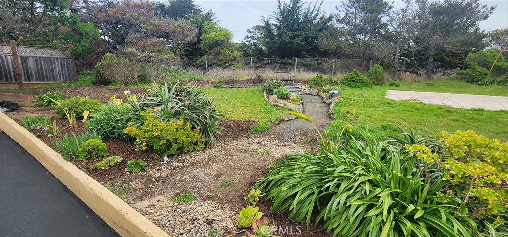 265 Chatham Lane Cambria, CA 93428 - Photo 13 of 45