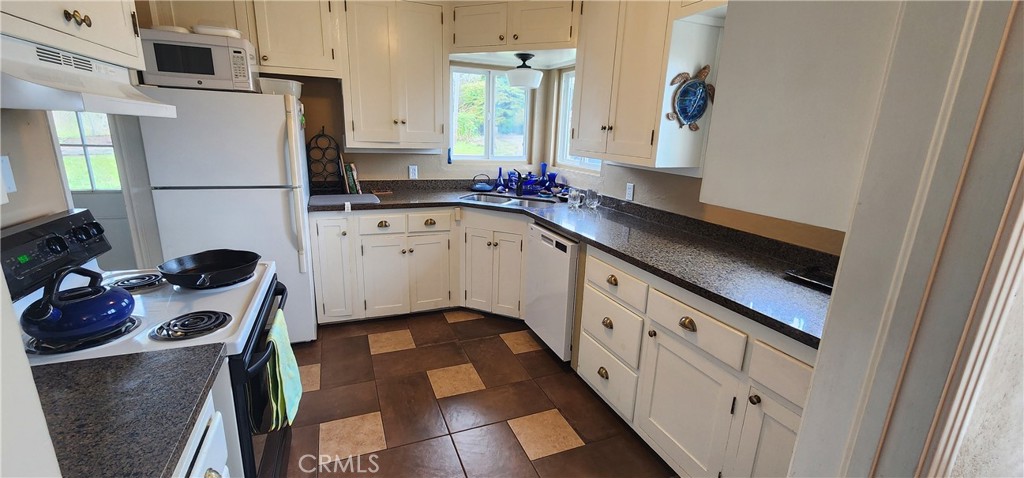 265 Chatham Lane Cambria, CA 93428 - Photo 24 of 45