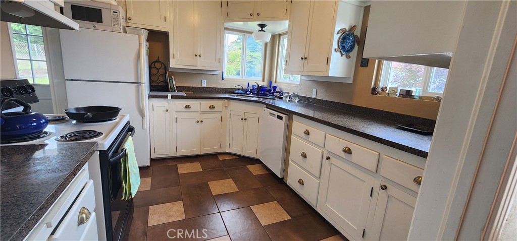 265 Chatham Lane Cambria, CA 93428 - Photo 25 of 45