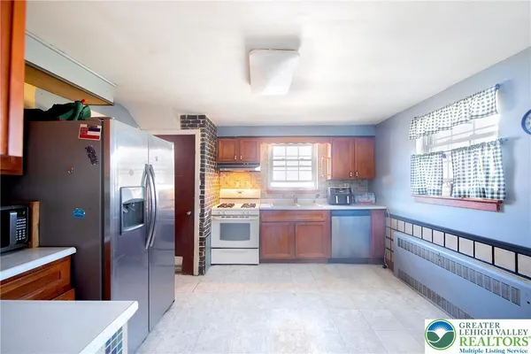 $295,000 | 17 North 12th Street, Catasauqua, PA 18032