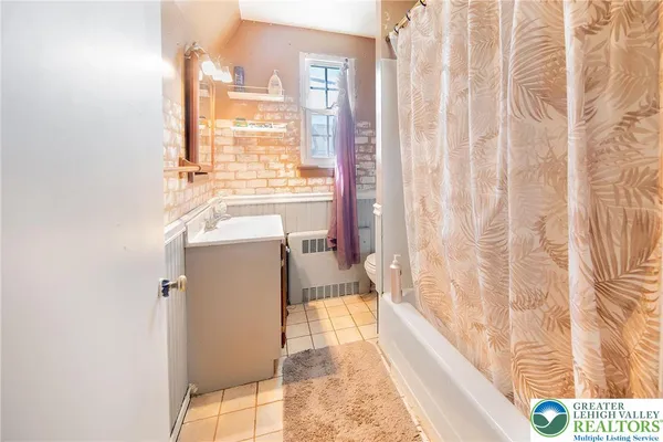 $295,000 | 17 North 12th Street, Catasauqua, PA 18032