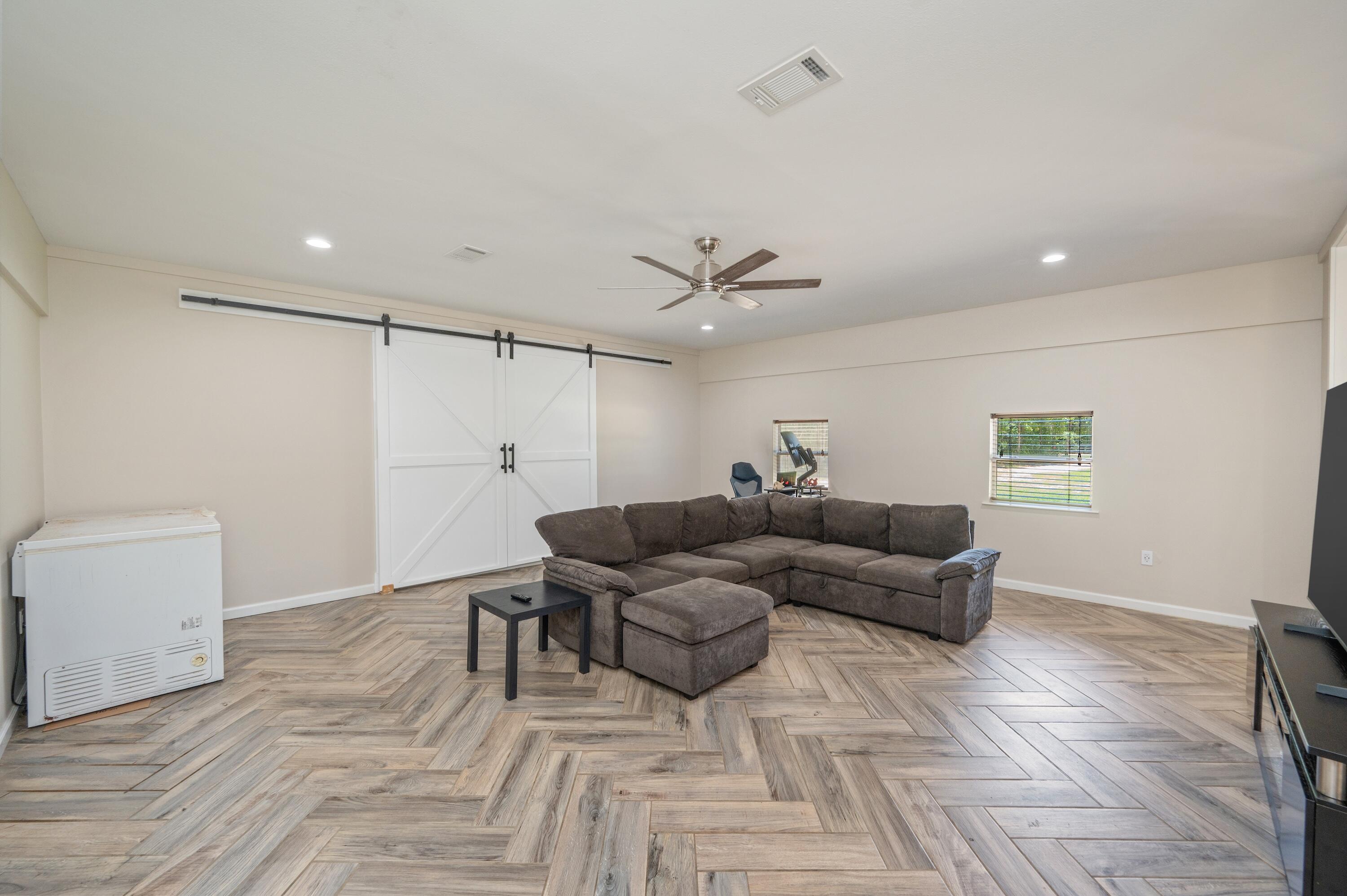 1625 Caswell Road DeFuniak Springs, FL 32433 - Photo 4 of 36 1625 Caswell Rd-24