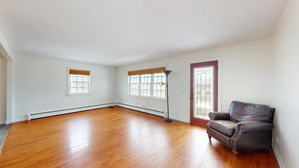 $575,000 | 16433 Highway 27, Utica, WI 54628