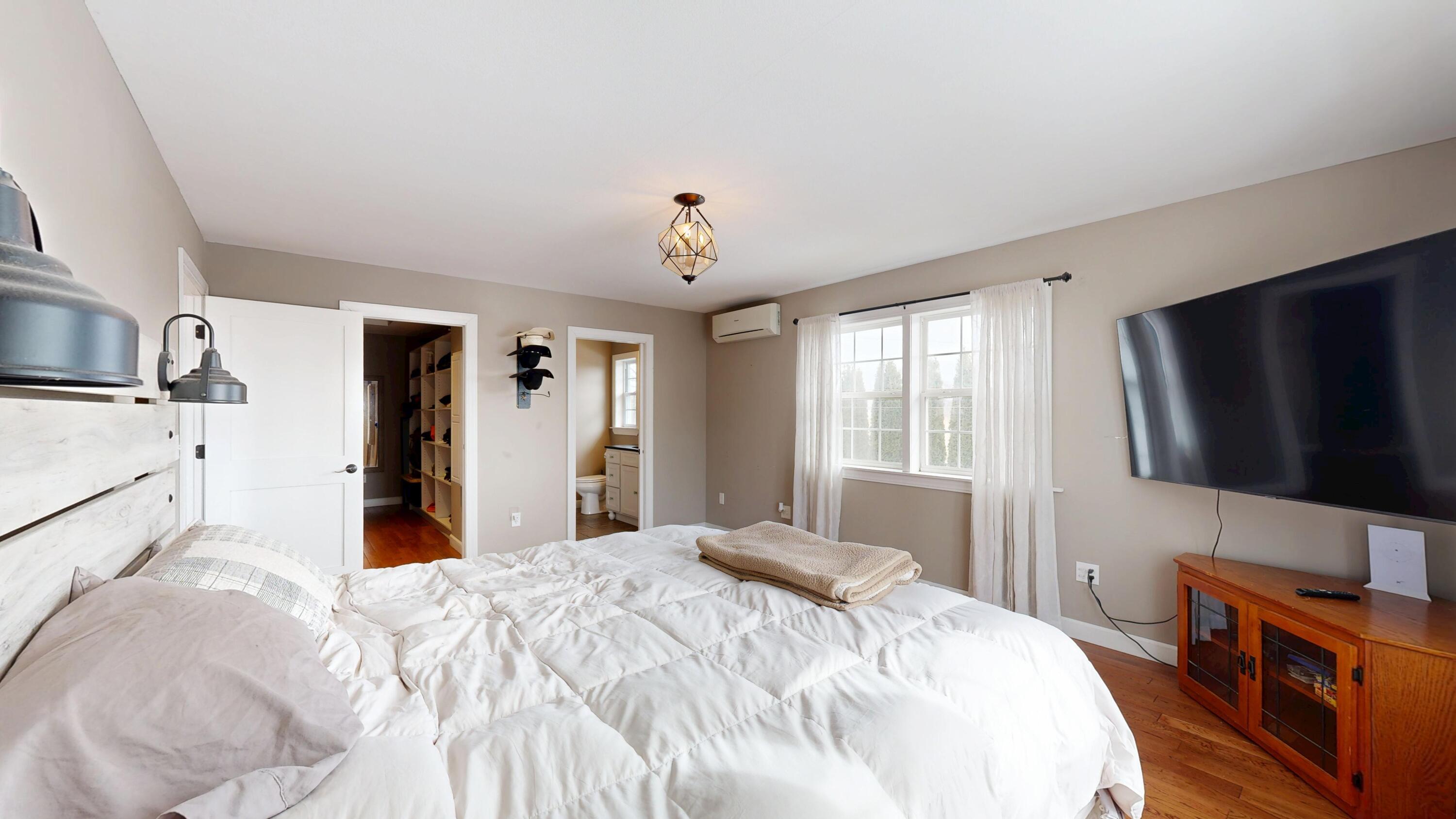 16433 Highway 27 Utica, WI 54628 - Photo 21 of 59 Primary Bedroom