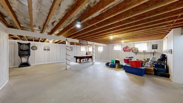 $575,000 | 16433 Highway 27, Utica, WI 54628
