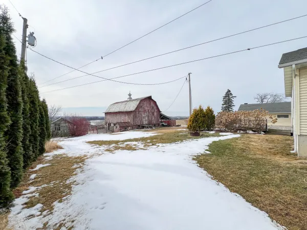 $575,000 | 16433 Highway 27, Utica, WI 54628