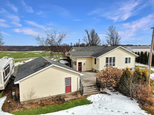 $575,000 | 16433 Highway 27, Utica, WI 54628