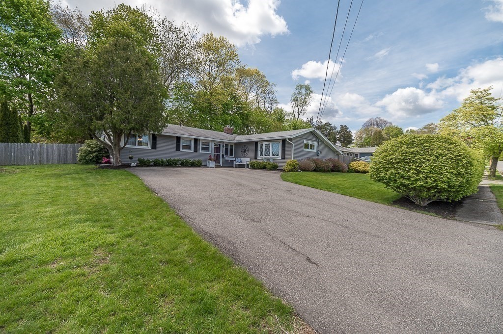 16 Exeter Road Beverly, MA 01915 - Photo 3 of 25 Gallery Image 3
