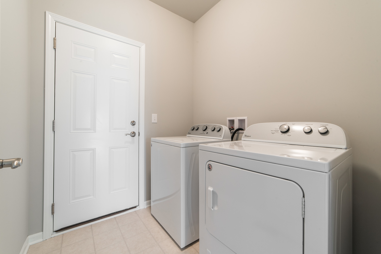 1111 Bailey Road Sycamore, IL 60178 - Photo 26 of 32 a utility room with dryer and washer