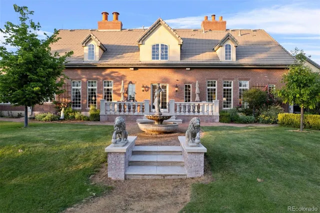 front view of house with a yard