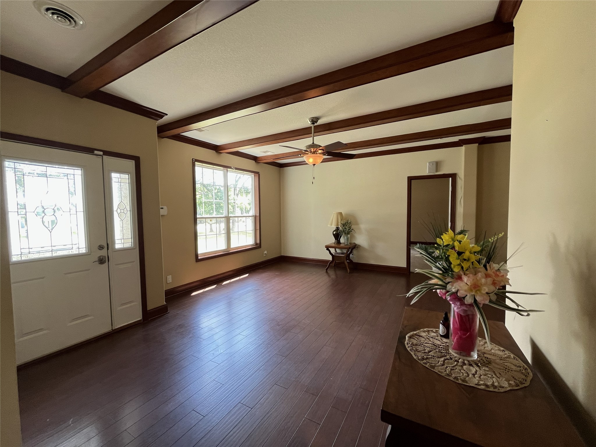 19989 Post Oak Loop Thornton, TX 76687 - Photo 16 of 38 Living Room
