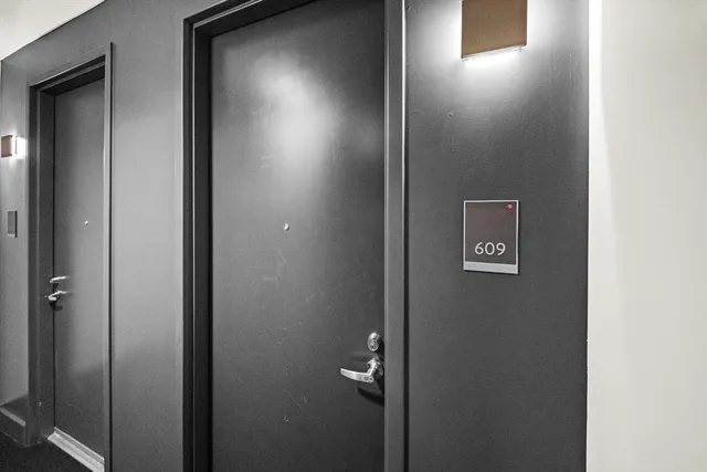 $4,900 | 346 Congress Street, Unit 609, Boston, MA 02210