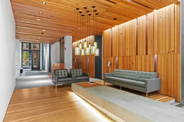 $4,900 | 346 Congress Street, Unit 609, Boston, MA 02210