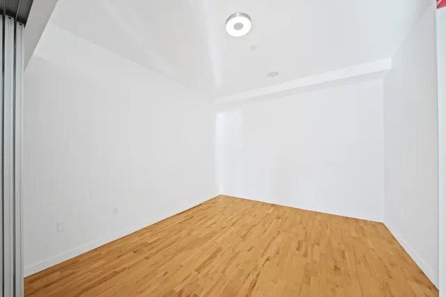 $4,900 | 346 Congress Street, Unit 609, Boston, MA 02210