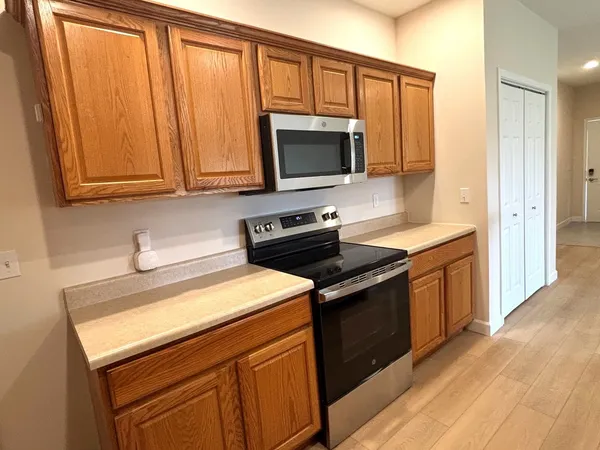 $189,900 | 3818 Thornhill Circle, Unit 3818, Champaign, IL 61822