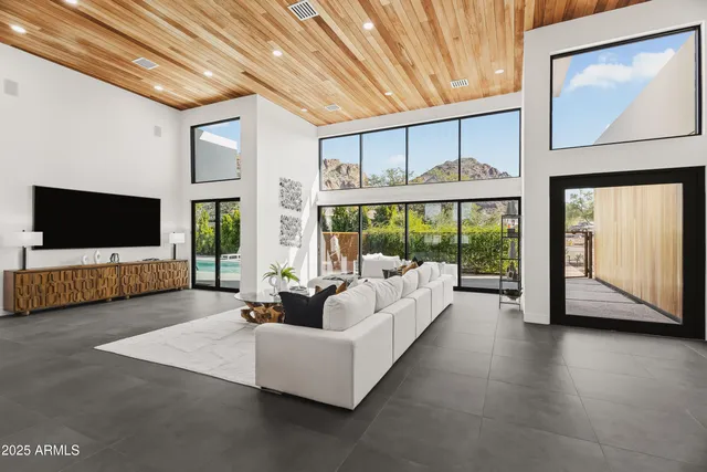 $4,000,000 | 5156 North 45th Place, Phoenix, AZ 85018